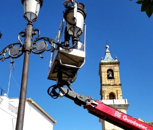 Camión con alumbrado público - Guadaelec